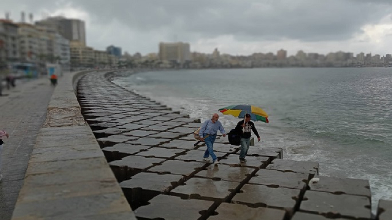 تحذير لـ 5 محافظات.. غطاء سحابي وأمطار مفاجئة تضرب البلاد خلال ساعات